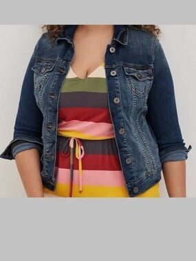 NWT 3x cropped, distressed denim jacket   N7